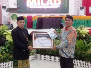 Universitas Serambi Mekkah Terima Ar-Raniry Award Tahun 2024