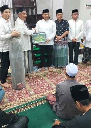 Kunjungi Warga Terdampak.di Langsa, Tim Safari Ramadhan Muallem dan Dek Fadh salaurkan Bantuan Rp 250 juta